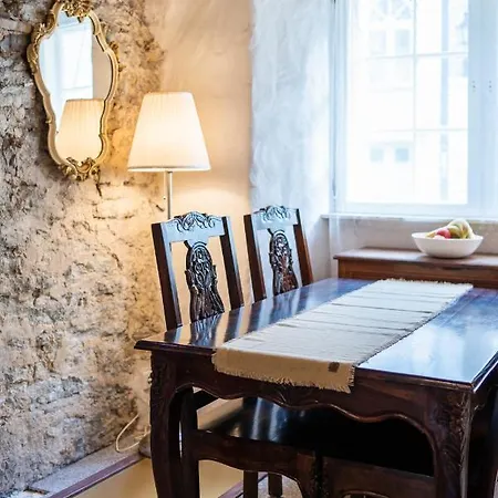 Historic Old Town Appartamento *