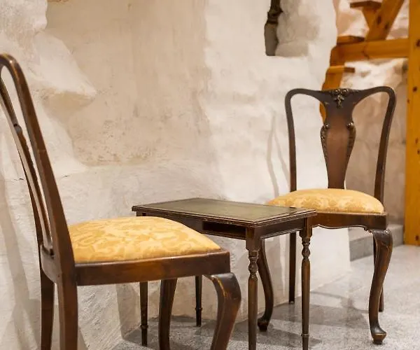 Kgb Bunker In The Old Town Ταλίν